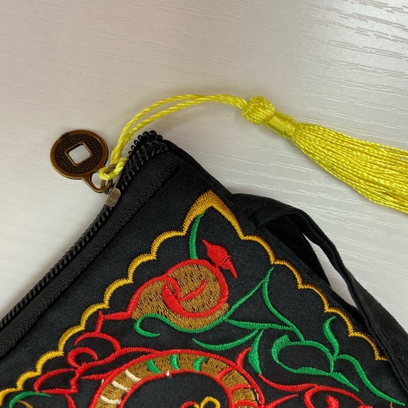 Embroidered Wristlet - New - Picture 2 of 5